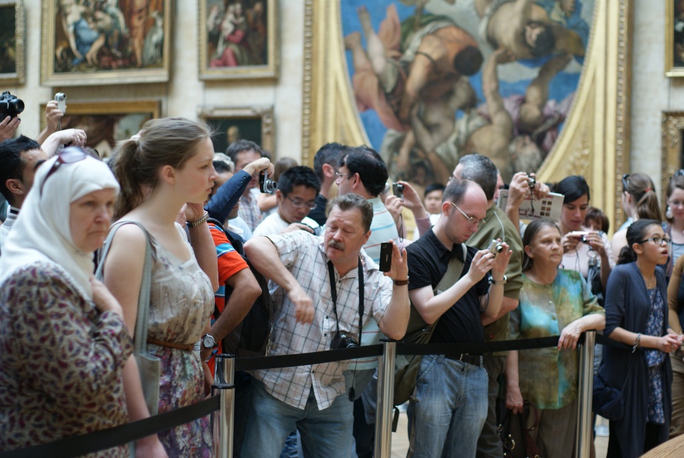 The scrum in front of the Mona Lisa